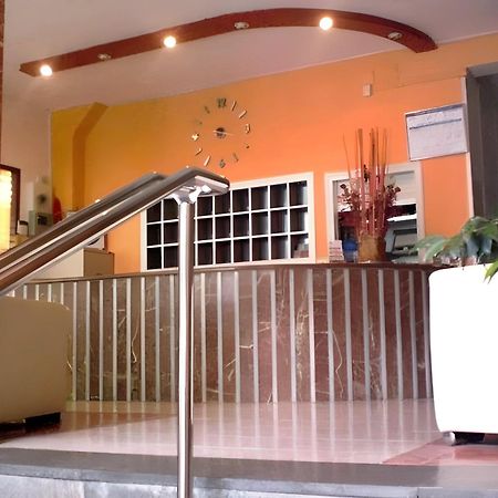 Hotel Medium Montecarlo Palafrugell Bagian luar foto