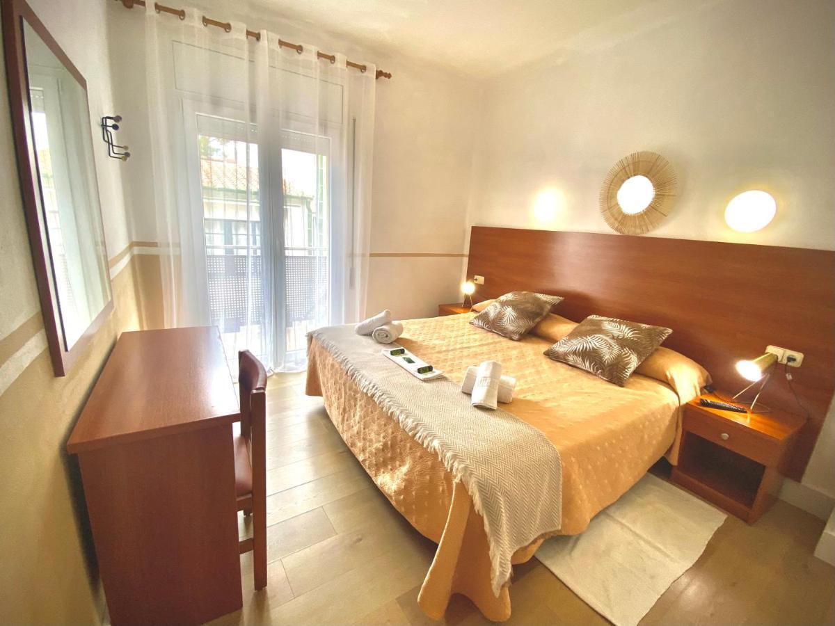 Hotel Medium Montecarlo Palafrugell Bagian luar foto
