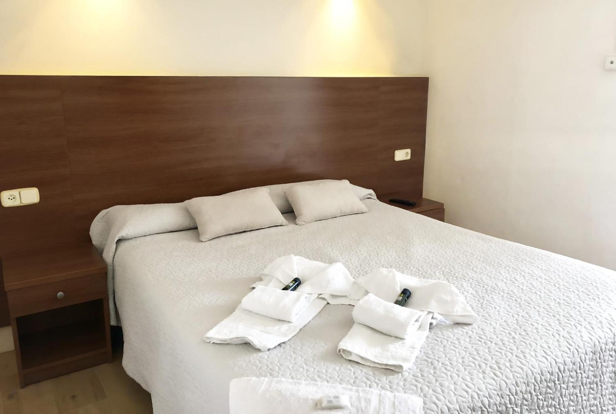 Hotel Medium Montecarlo Palafrugell Ruang foto