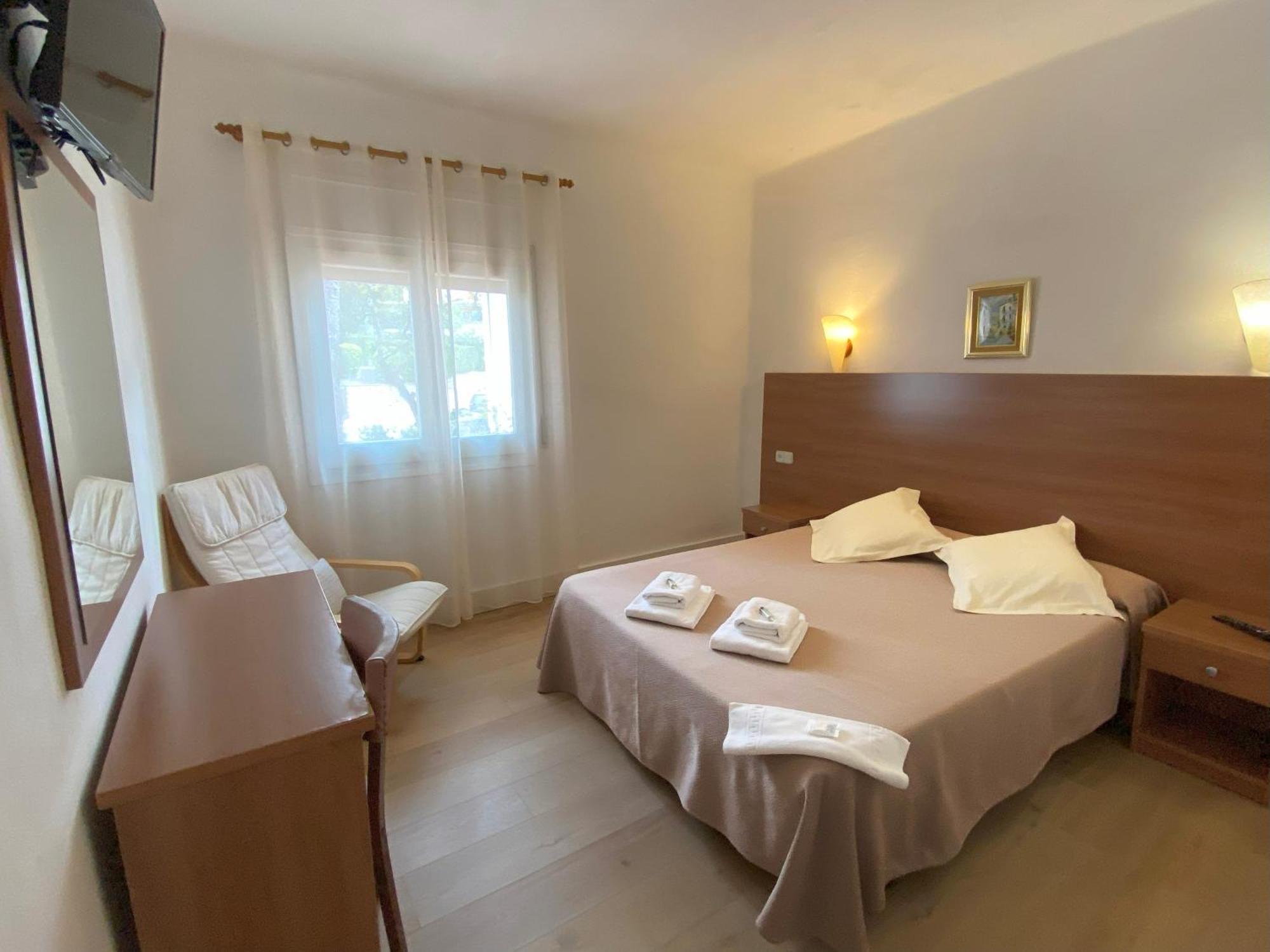 Hotel Medium Montecarlo Palafrugell Ruang foto