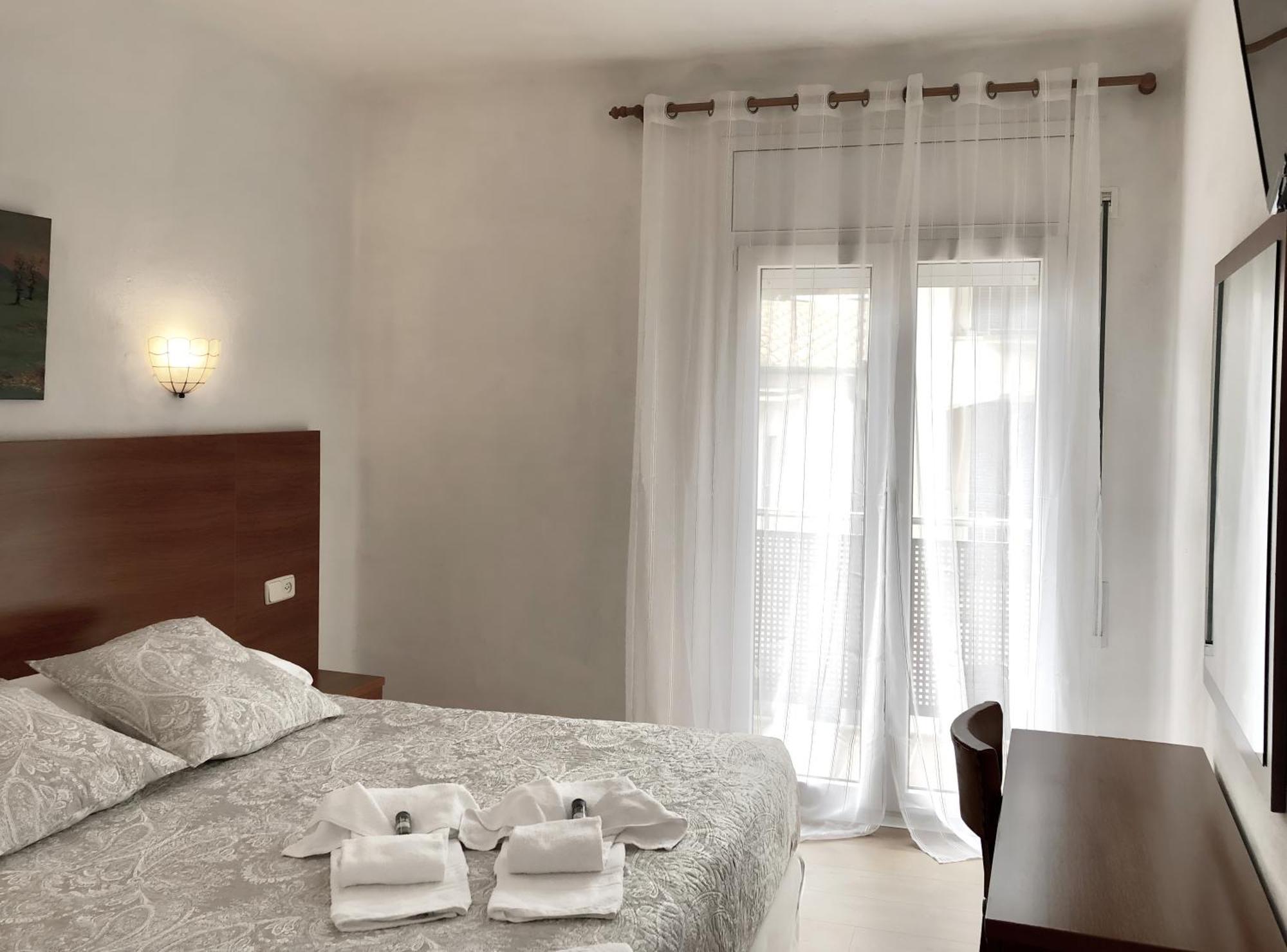Hotel Medium Montecarlo Palafrugell Ruang foto