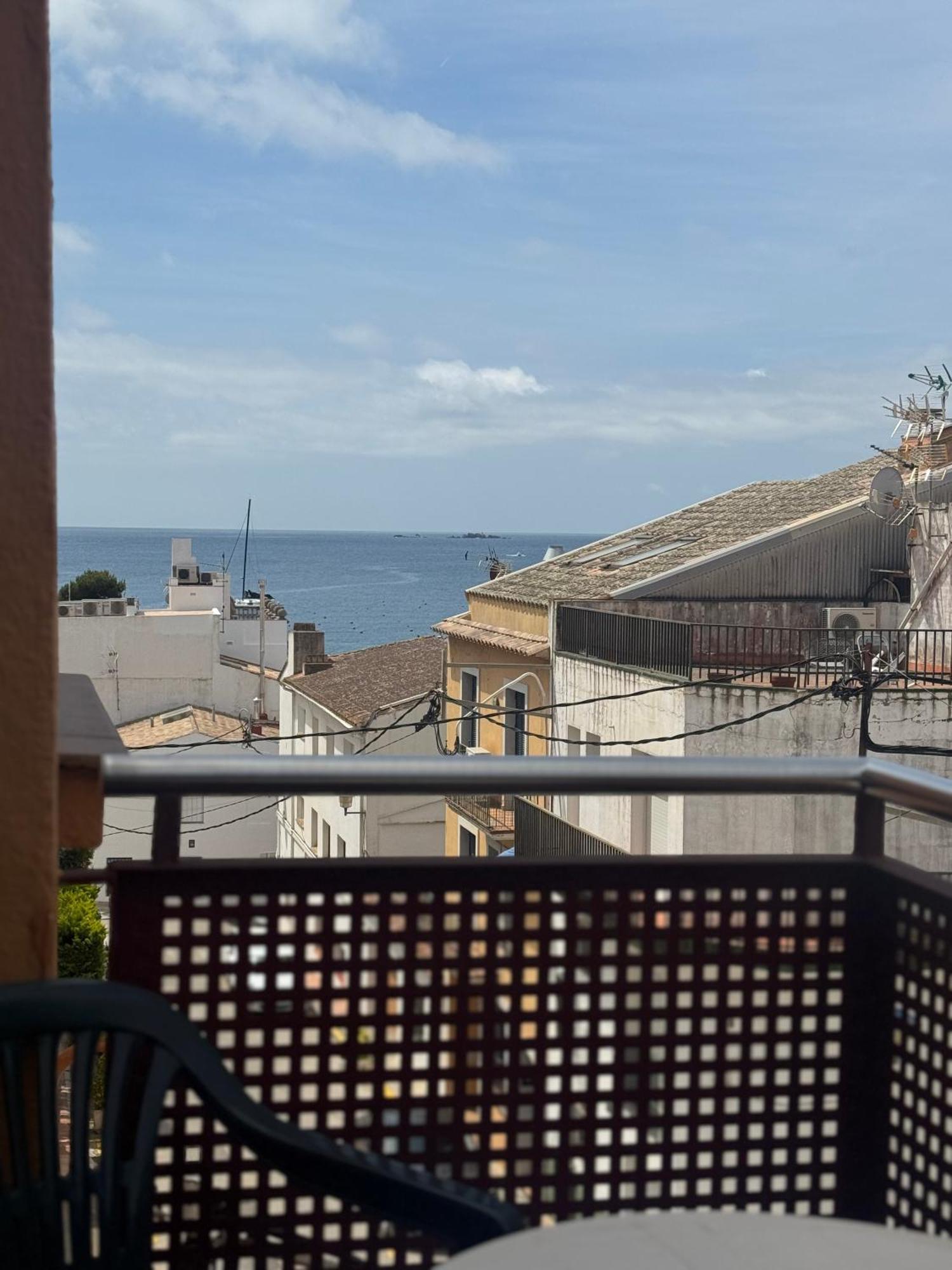 Hotel Medium Montecarlo Palafrugell Bagian luar foto