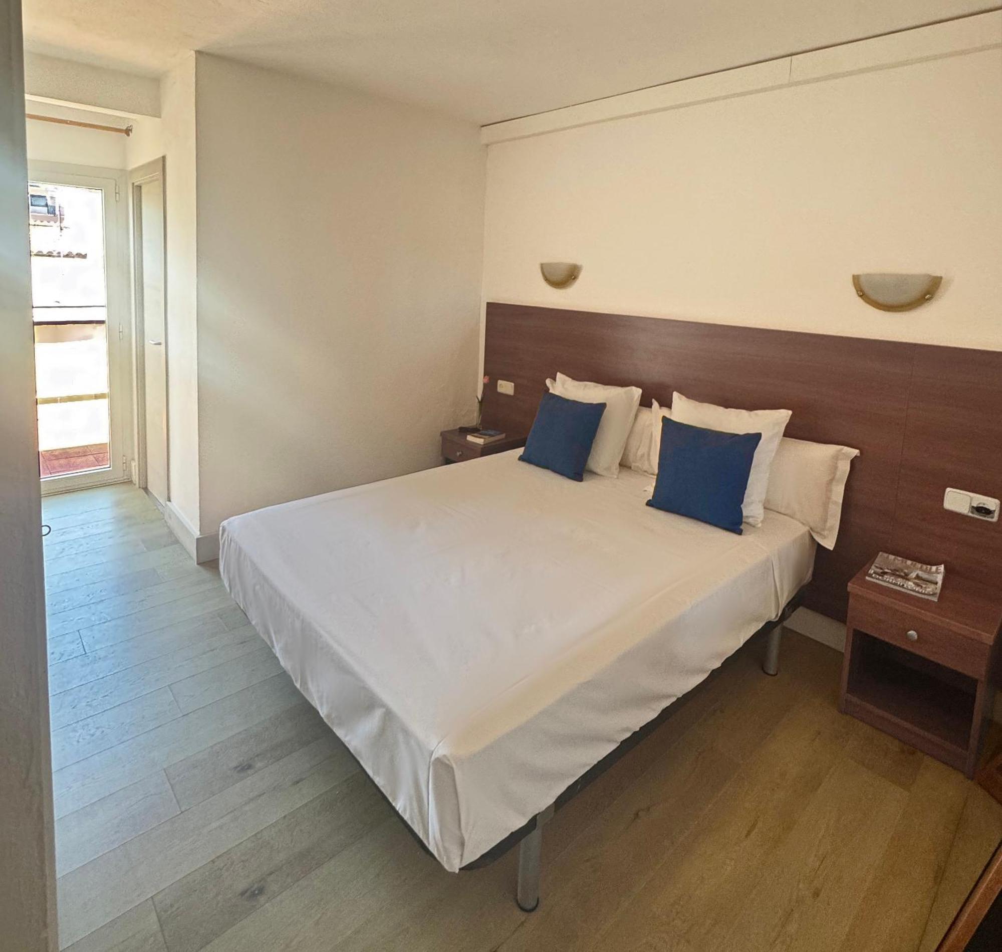 Hotel Medium Montecarlo Palafrugell Bagian luar foto