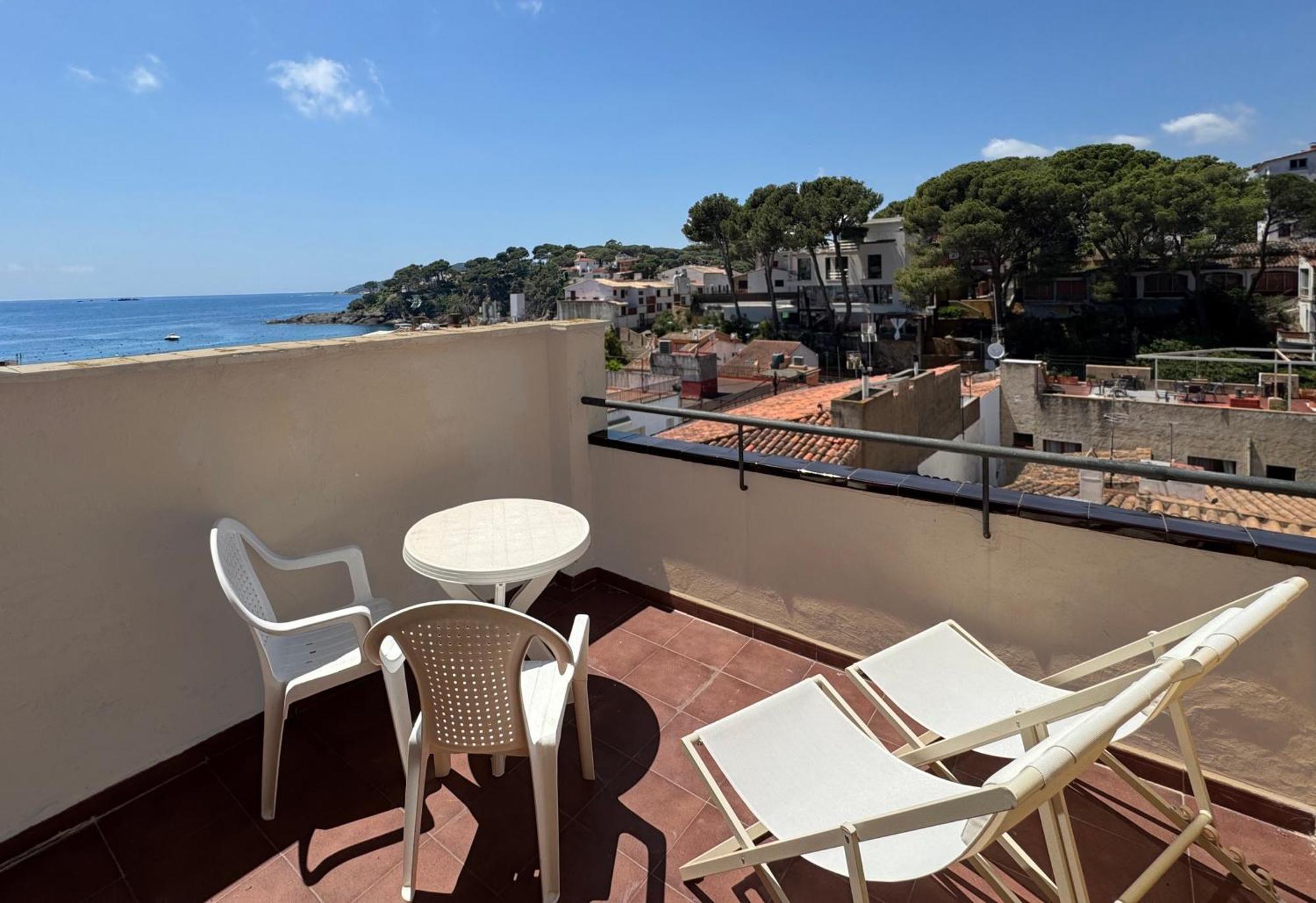 Hotel Medium Montecarlo Palafrugell Bagian luar foto