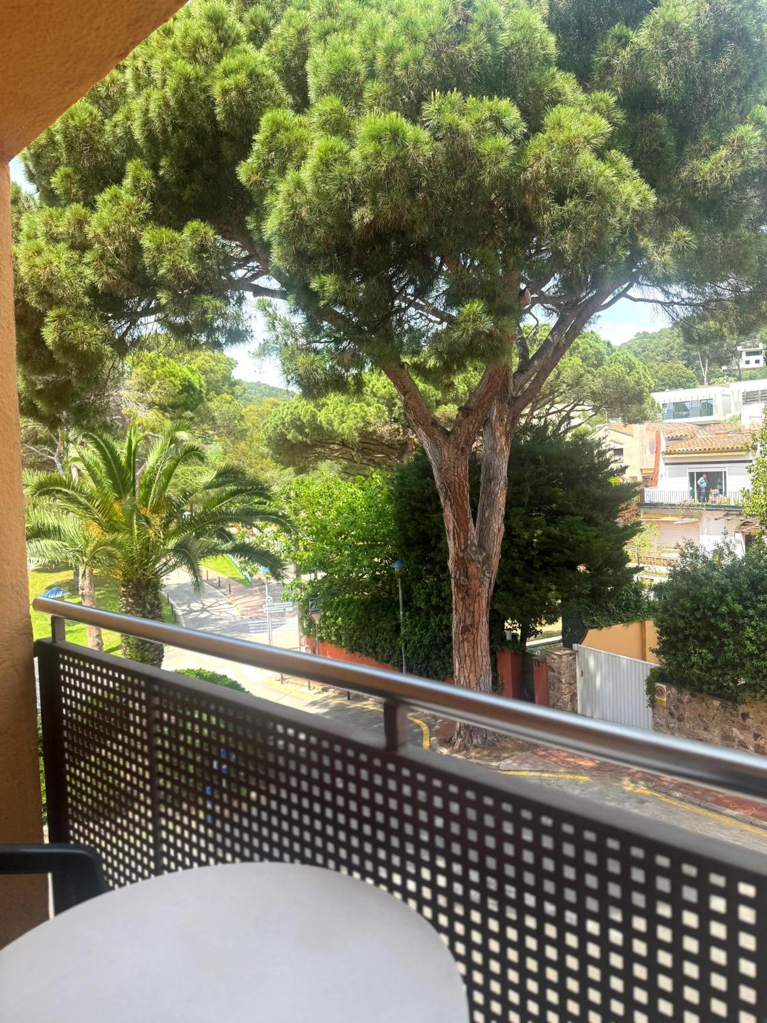 Hotel Medium Montecarlo Palafrugell Bagian luar foto